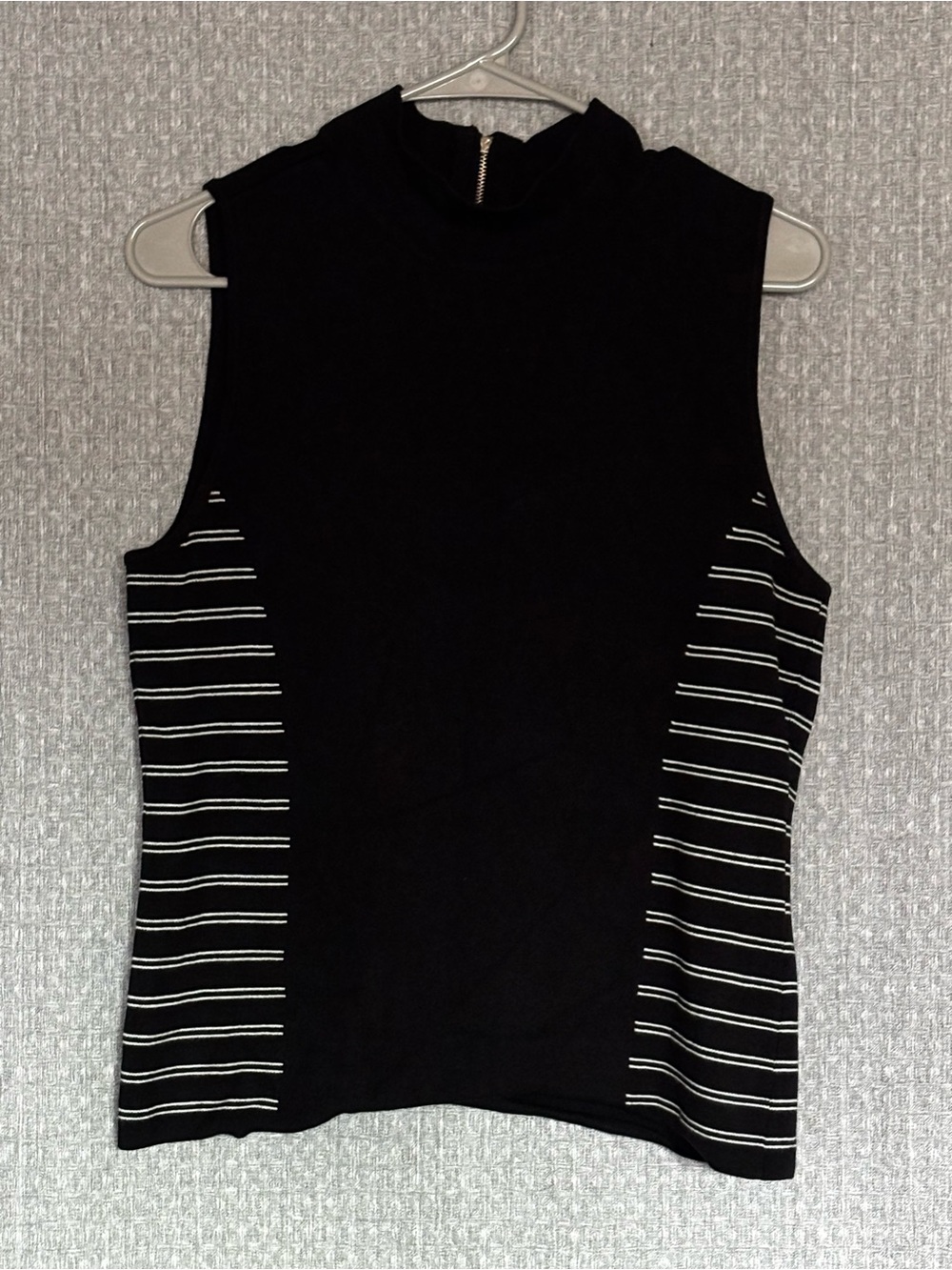 White House Black Market Women’s Medium Black Mock Neck Striped Top